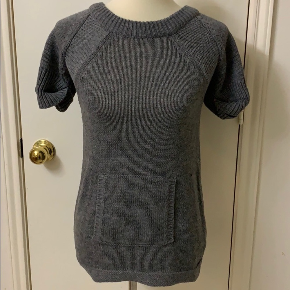 lei Sweater‎ Size Large Juniors * Gray *